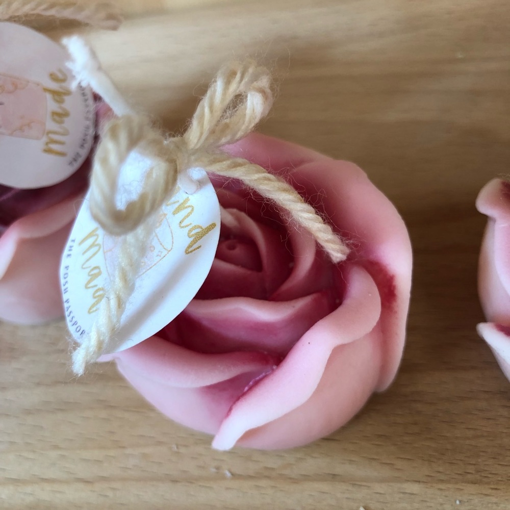 SOLD OUT ❤️Rose Candle - Picture 4 of 6